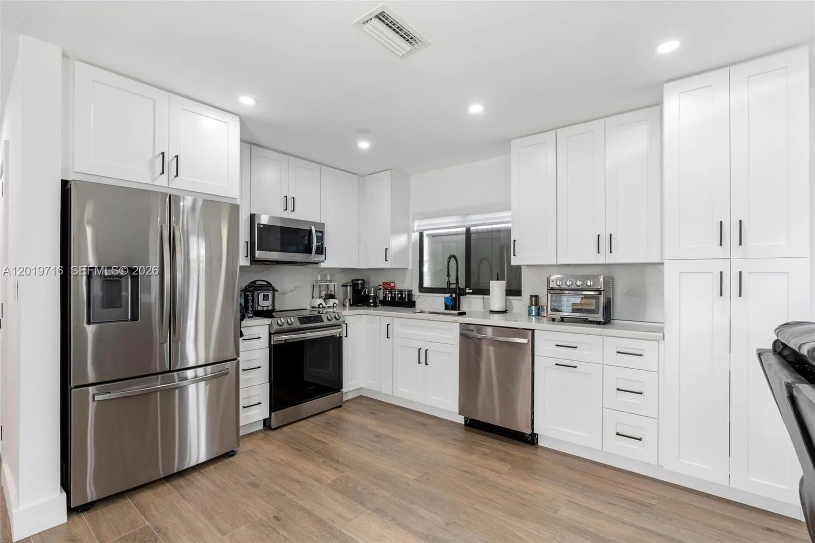 9460 Haitian Dr, Cutler Bay, FL 33189 photo 4