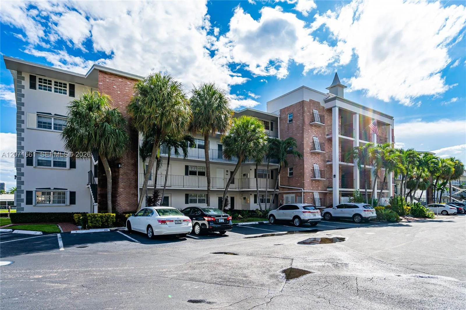 455 Paradisee Isle Blvd # 106, Hallandale Beach, FL 33009 photo 2