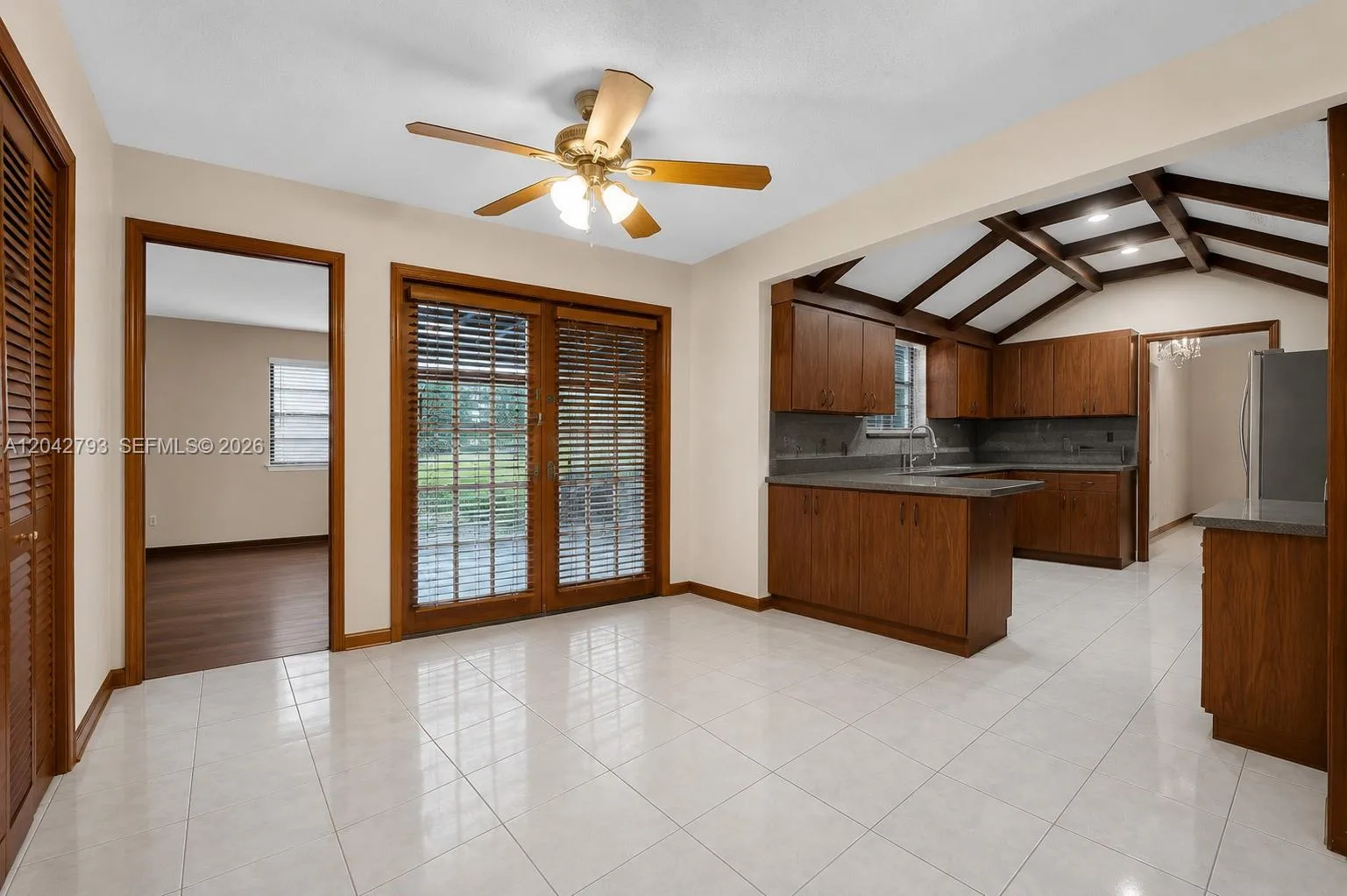 7365 N Augusta Dr, Hialeah, FL 33015 photo 7