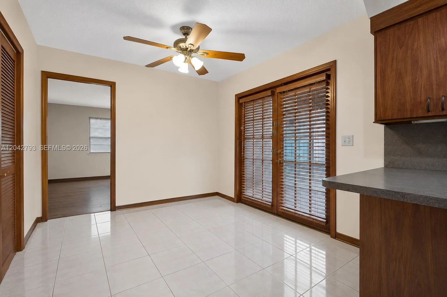 7365 N Augusta Dr, Hialeah, FL 33015 photo 9