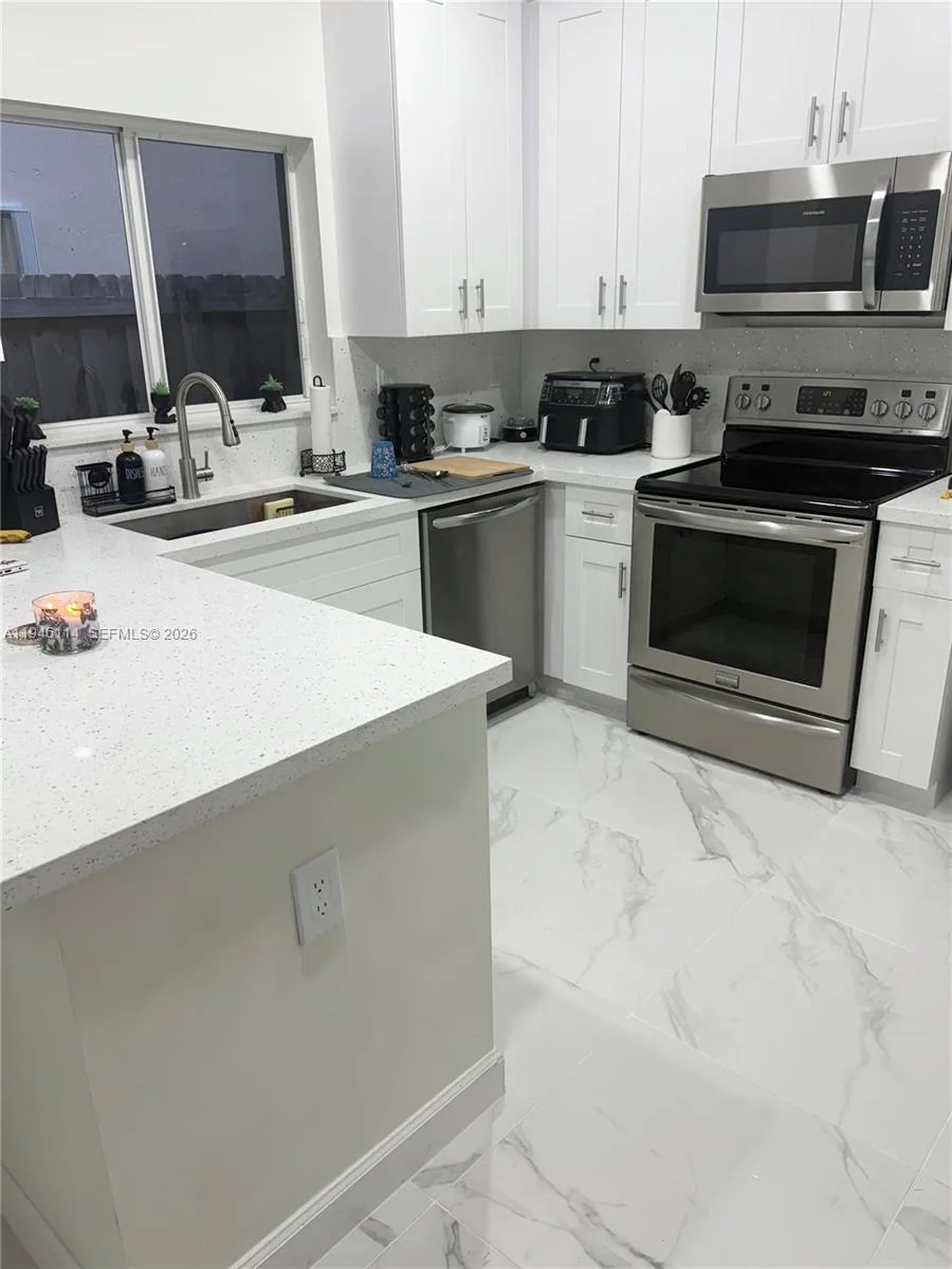 22844 SW 114th Ave, Miami, FL 33170 photo 4