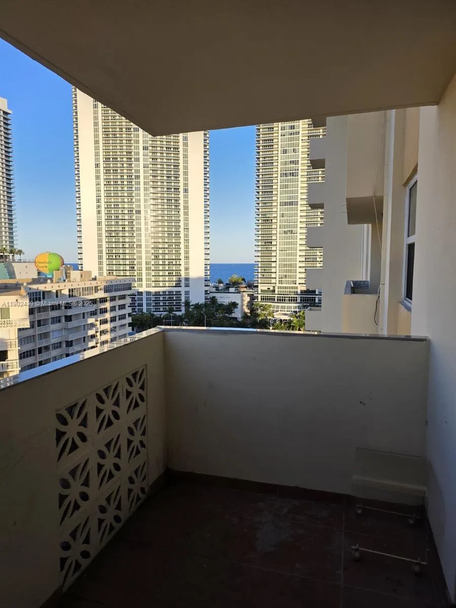 1833 S Ocean Dr # 1505, Hallandale Beach, FL 33009