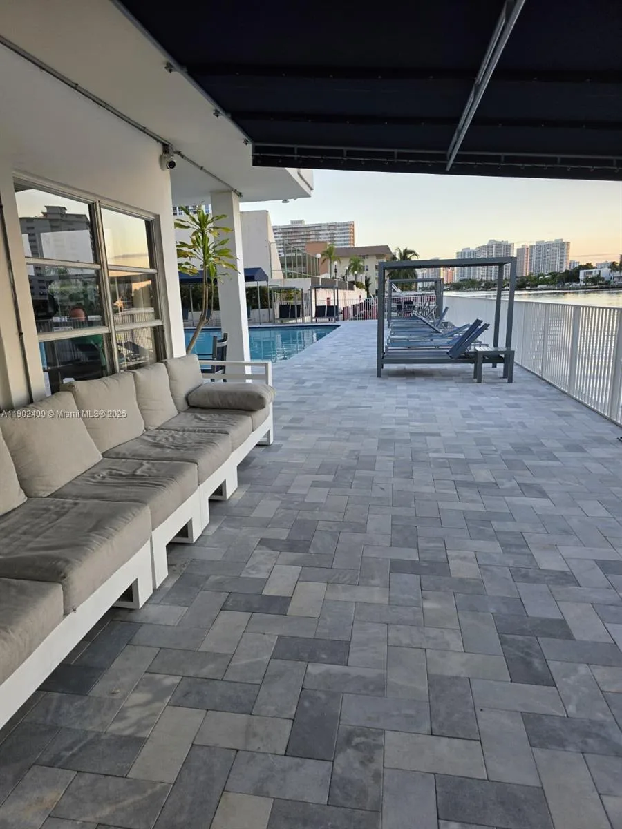 1833 S Ocean Dr # 1505, Hallandale Beach, FL 33009 photo 3