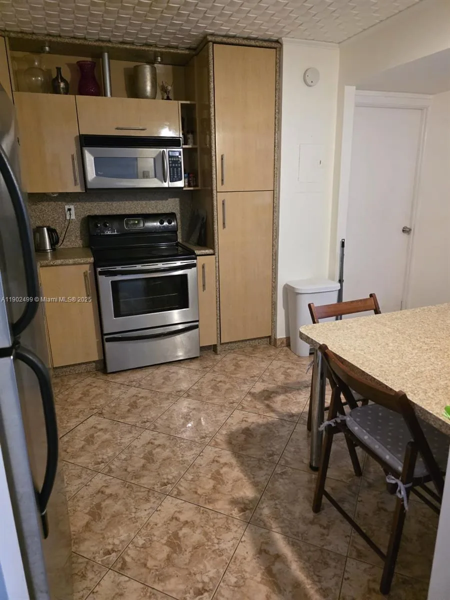 1833 S Ocean Dr # 1505, Hallandale Beach, FL 33009 photo 9