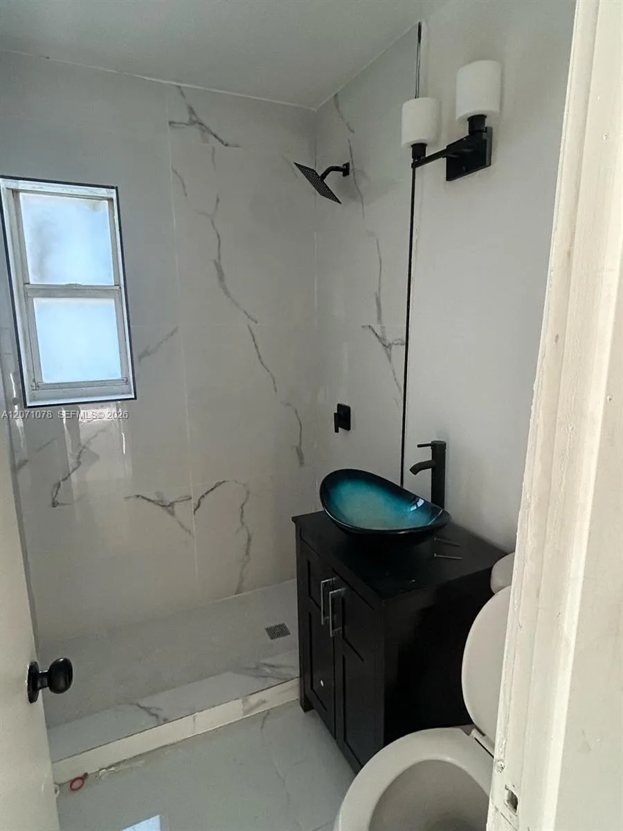 365 NW 188th St, Miami Gardens, FL 33169