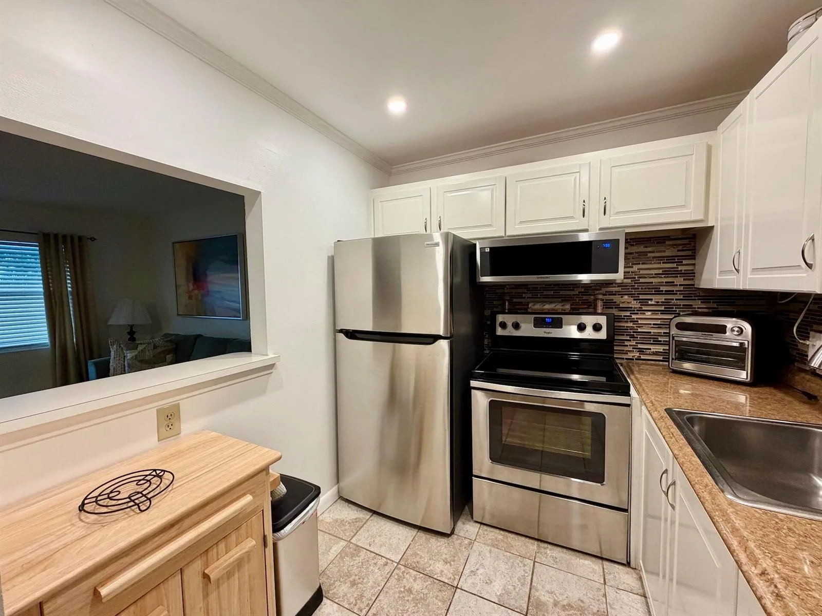 335 Durham J, Deerfield Beach, FL 33442 photo 4