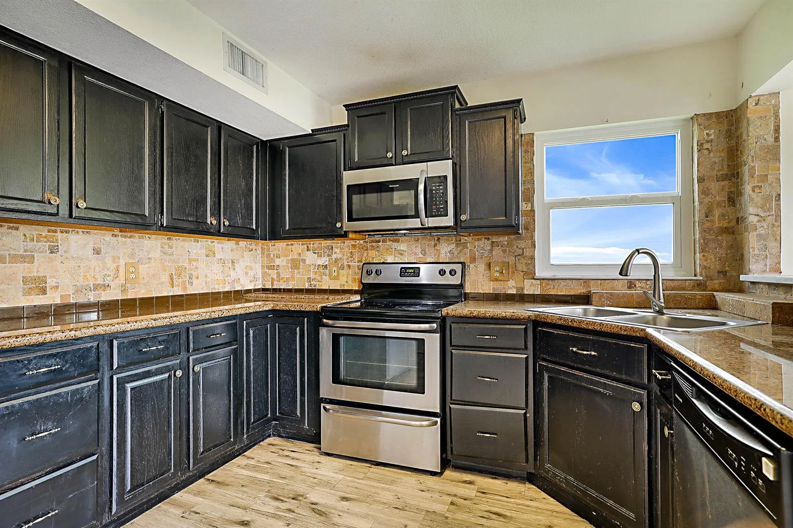 3570 Woods Walk Boulevard, Lake Worth, FL 33467 photo 10