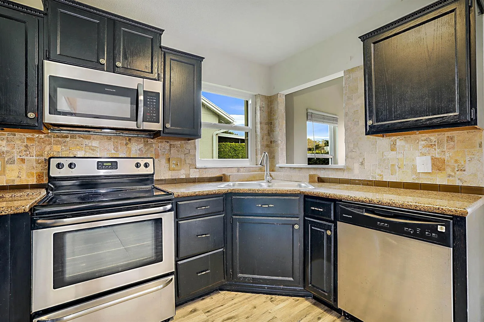 3570 Woods Walk Boulevard, Lake Worth, FL 33467 photo 11