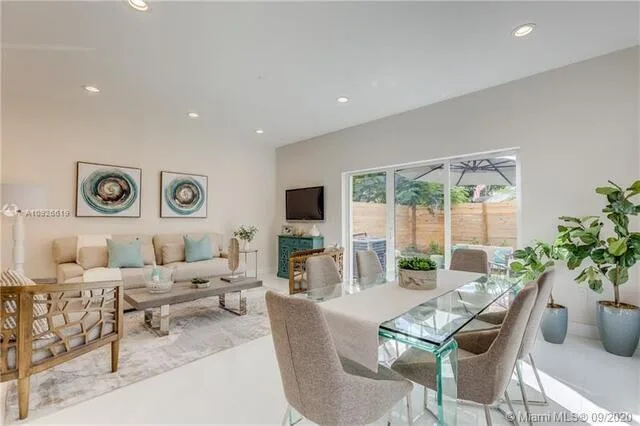 686 NE 43RD Street, Oakland Park, FL 33334