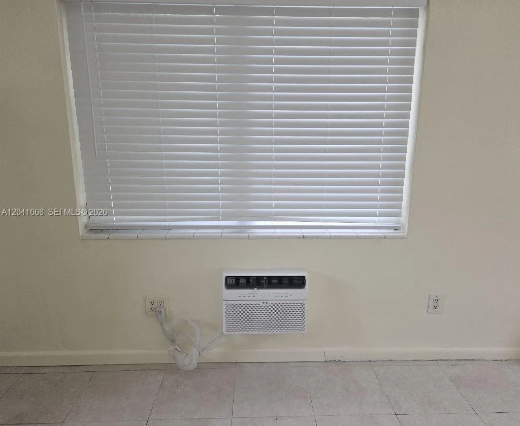 2405-2411 NE 136th Ln, North Miami Beach, FL 33181 photo 13