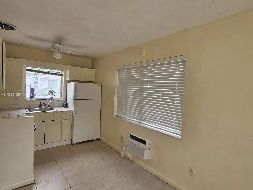 2405-2411 NE 136th Ln, North Miami Beach, FL 33181 photo 5