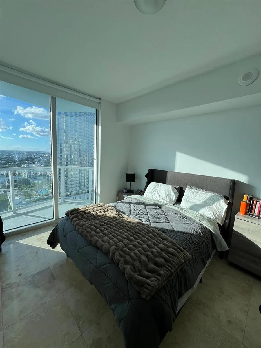 185 SW 7th St # 2601, Miami, FL 33130 photo 10