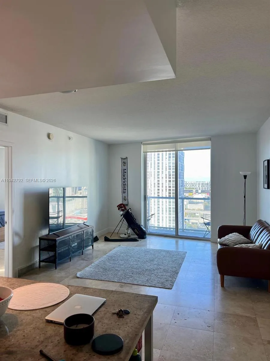185 SW 7th St # 2601, Miami, FL 33130 photo 5