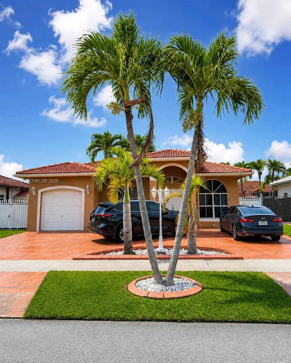 14863 SW 35th Ln, Miami, FL 33185