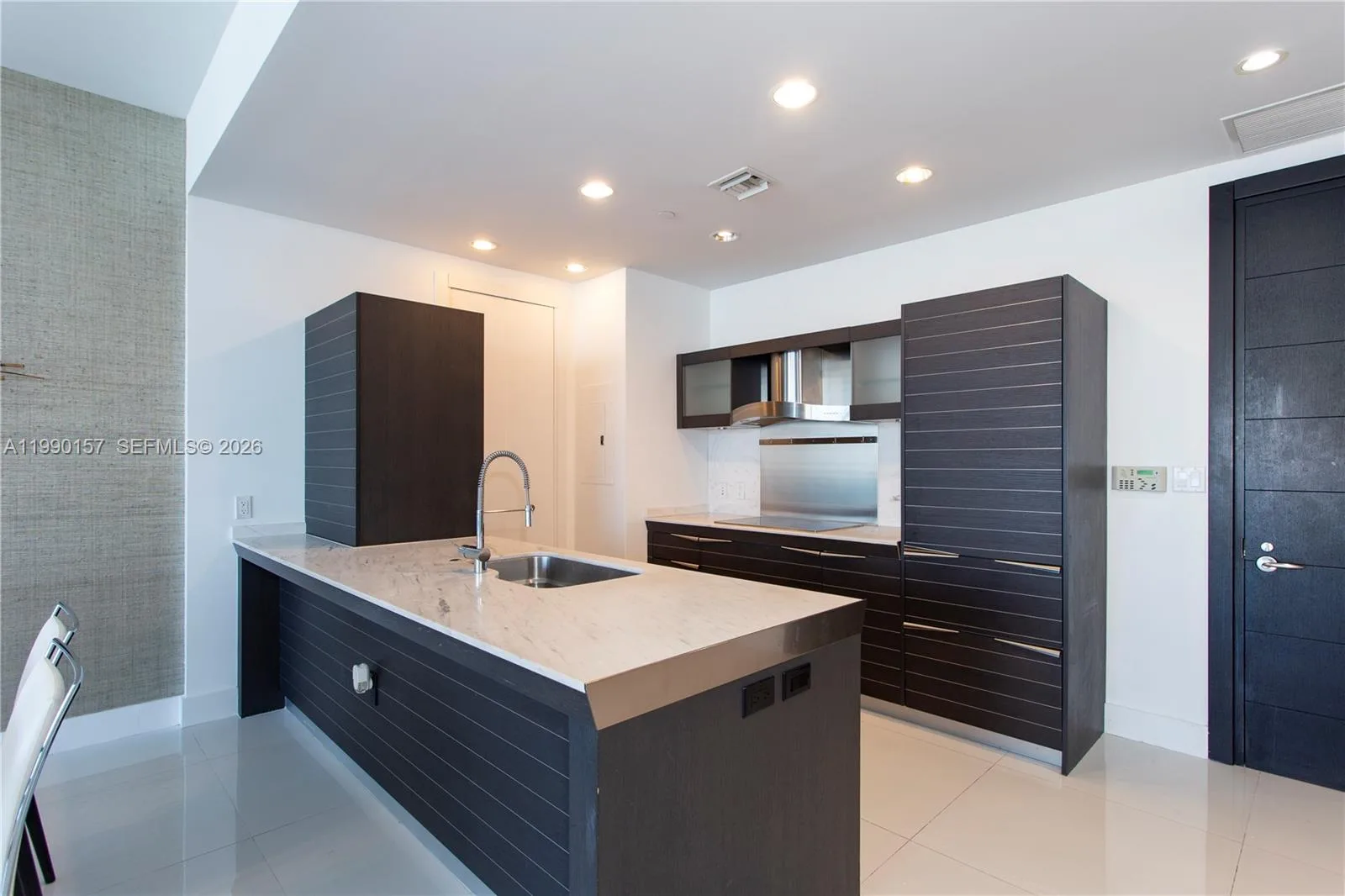 200 BISCAYNE BLVD WY # 4512, Miami, FL 33131 photo 4