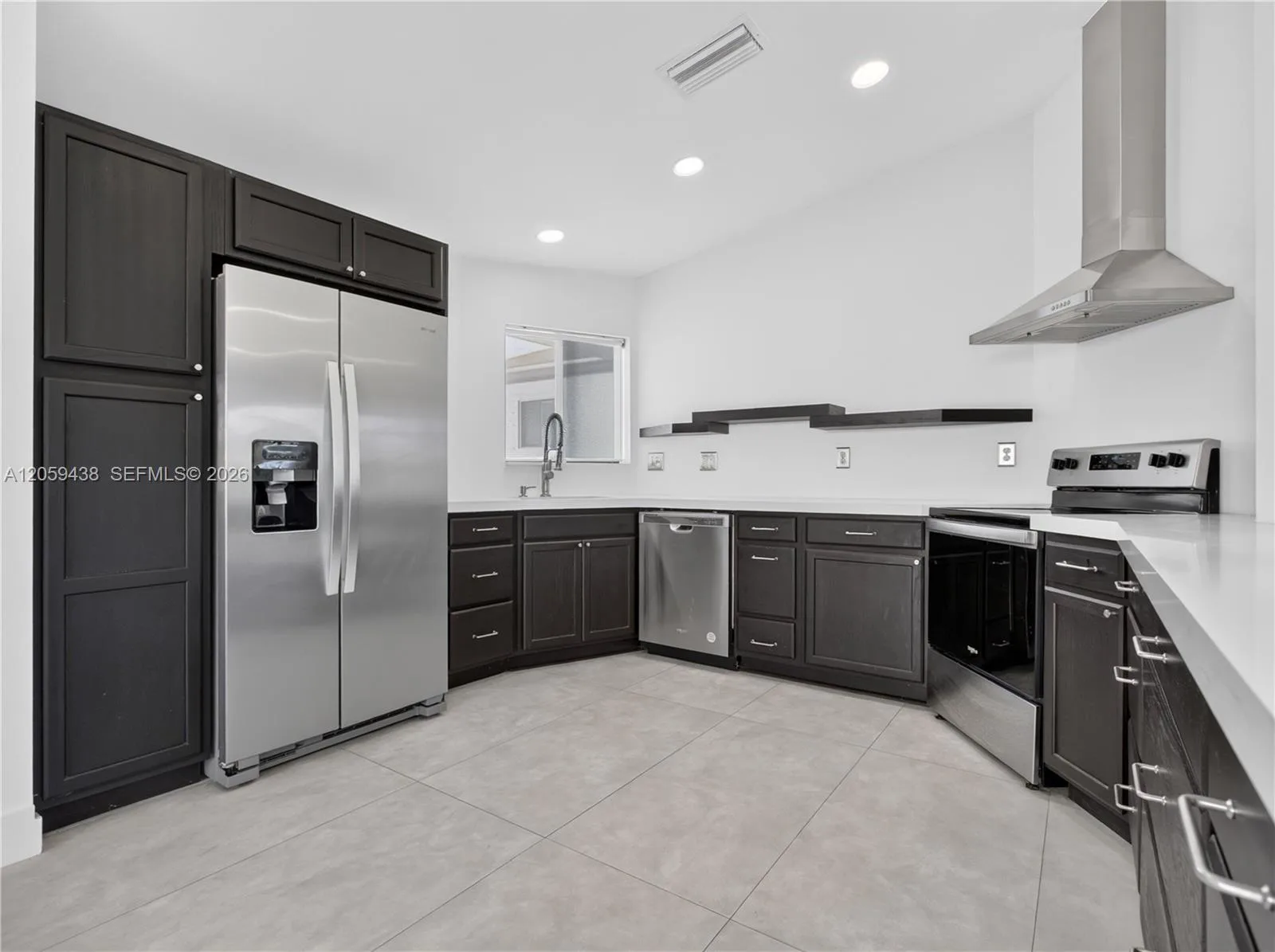 9428 NW 46th Ct, Sunrise, FL 33351 photo 2