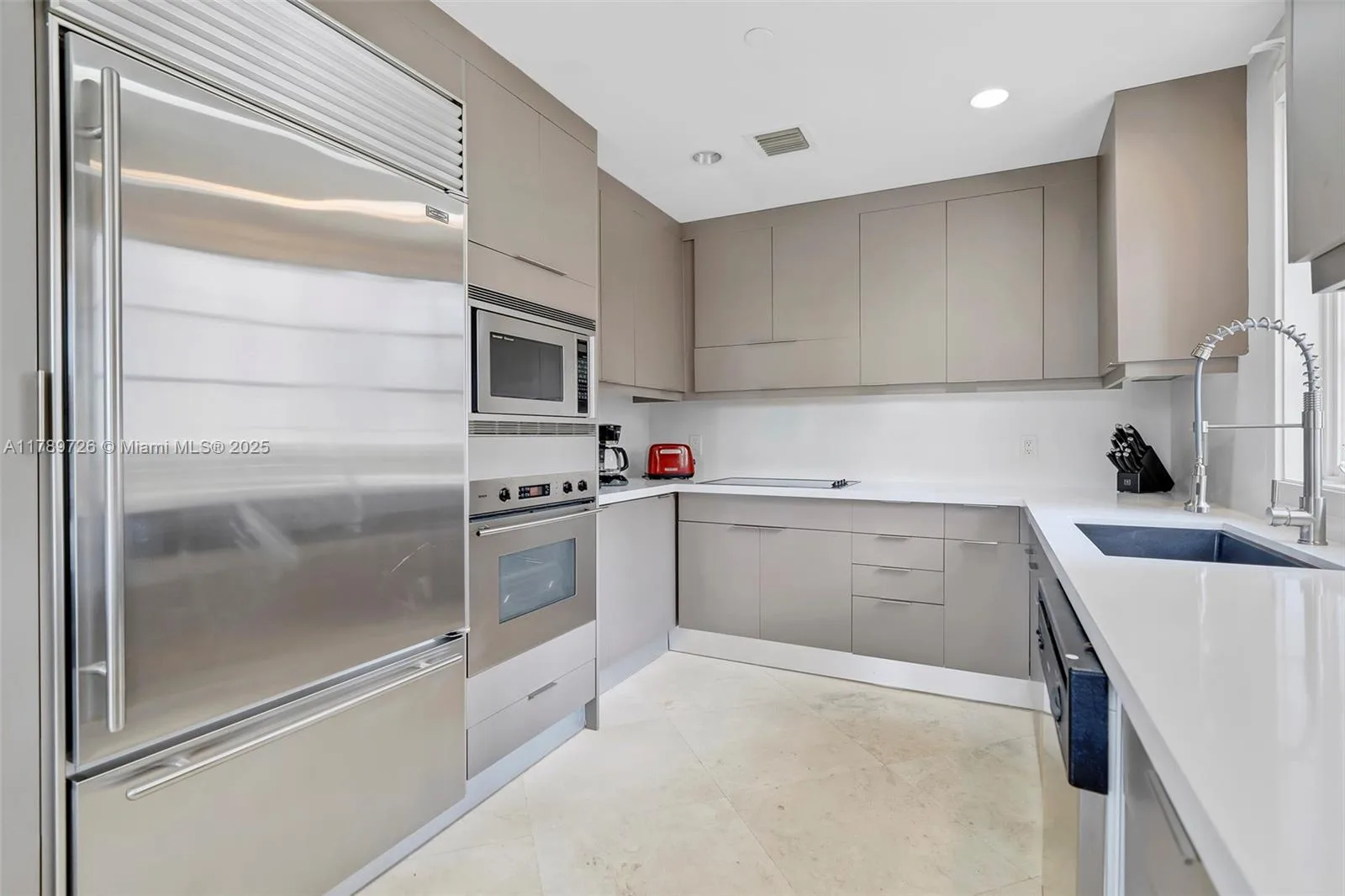 19227 Fisher Island Dr # 19227, Miami Beach, FL 33109 photo 10