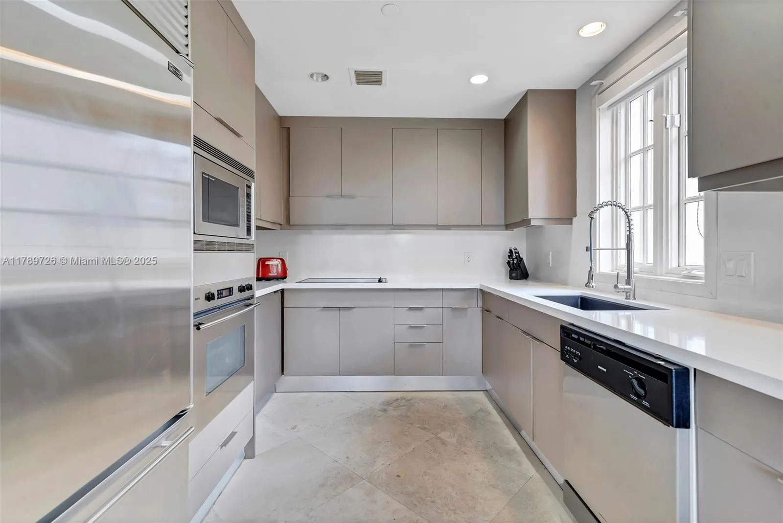 19227 Fisher Island Dr # 19227, Miami Beach, FL 33109 photo 9