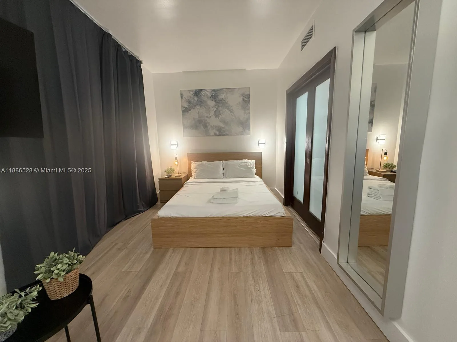 1036 Ocean Dr # B303, Miami Beach, FL 33139