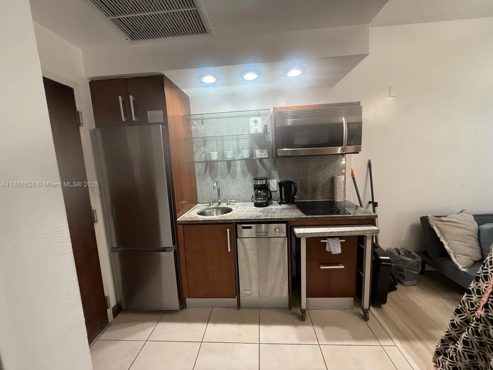 1036 Ocean Dr # B303, Miami Beach, FL 33139 photo 4