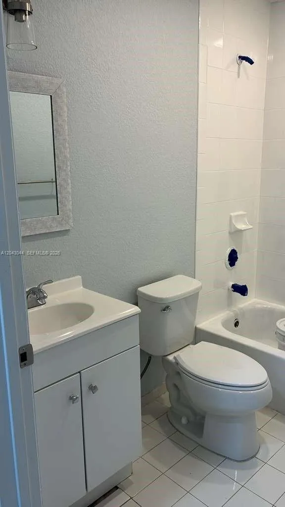 6891 W 36th Ave # 202, Hialeah, FL 33018 photo 8
