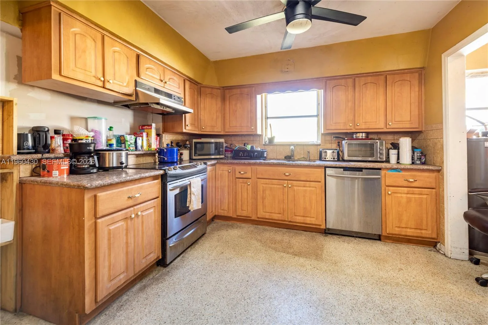 600 SW 11th Ave, Hallandale Beach, FL 33009 photo 8