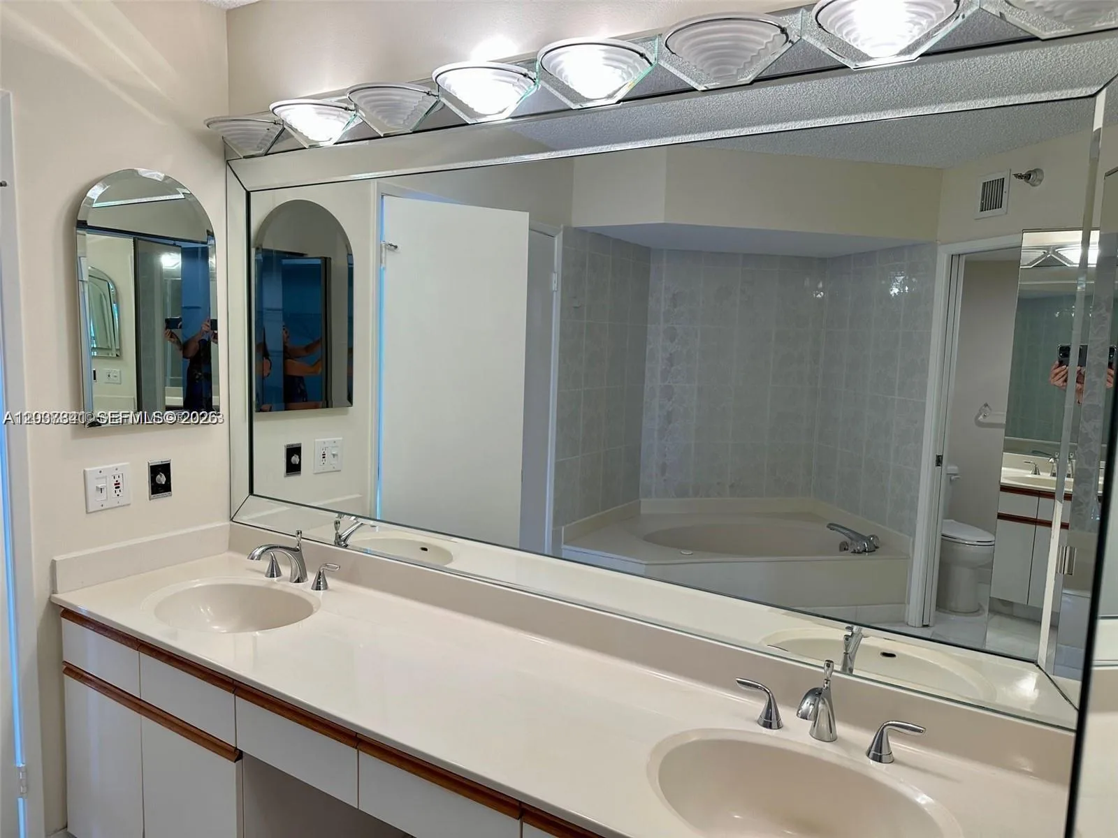 19101 NE 36th Ct # 2008, Aventura, FL 33180 photo 9