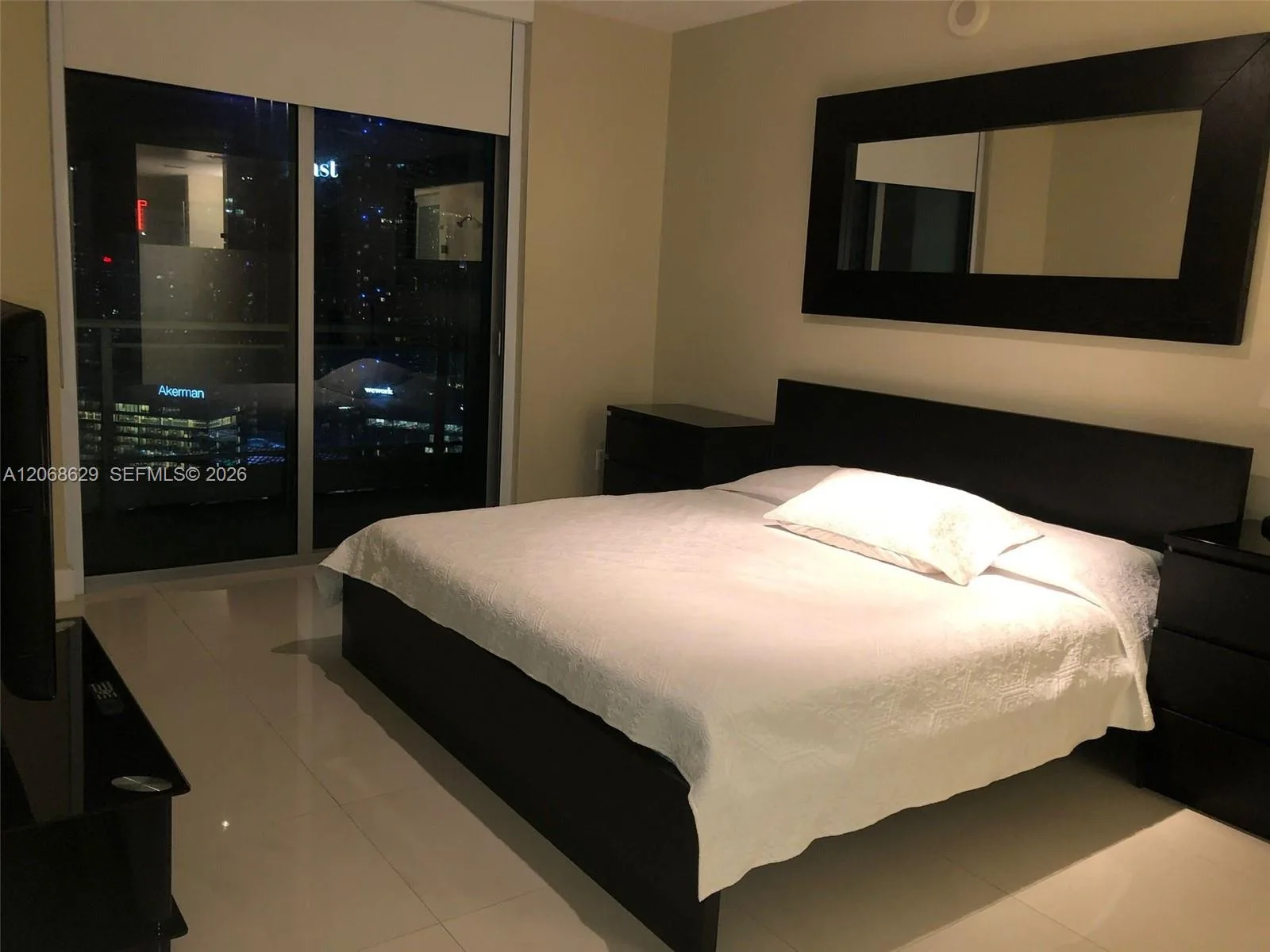 90 SW 3rd St # 3802, Miami, FL 33130 photo 10