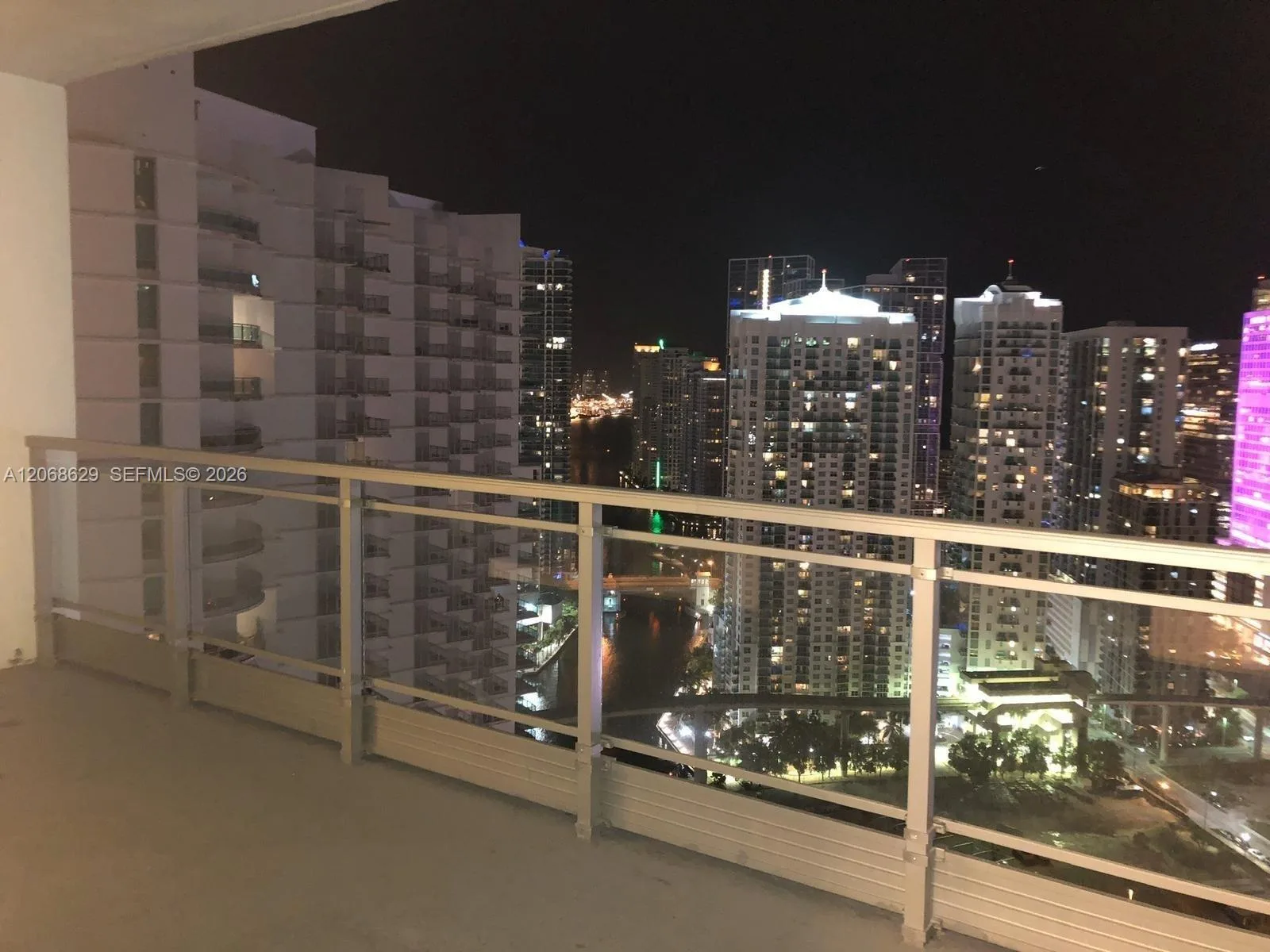 90 SW 3rd St # 3802, Miami, FL 33130 photo 13