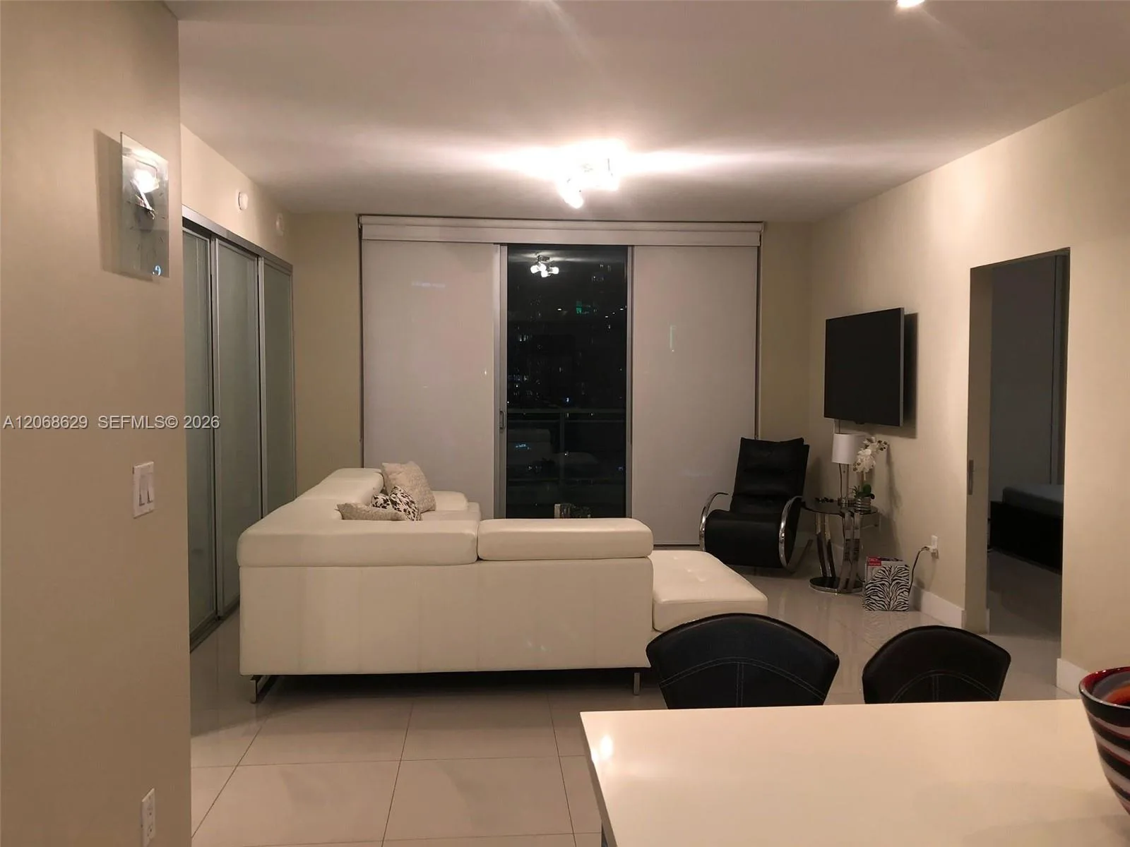 90 SW 3rd St # 3802, Miami, FL 33130 photo 6