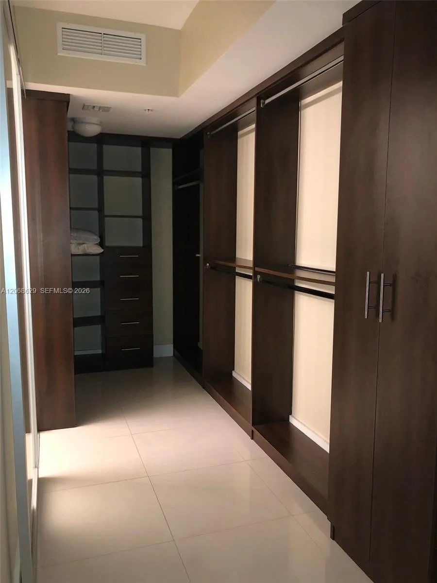 90 SW 3rd St # 3802, Miami, FL 33130 photo 9