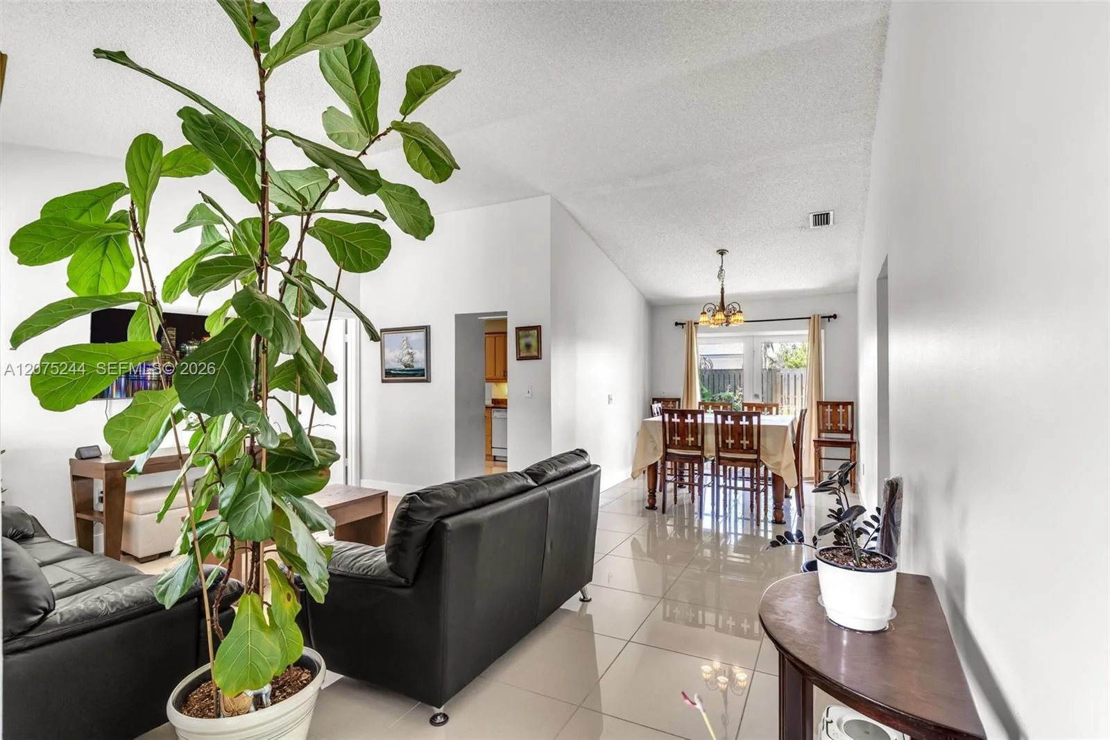 11740 NW 39th Pl, Sunrise, FL 33323 photo 2