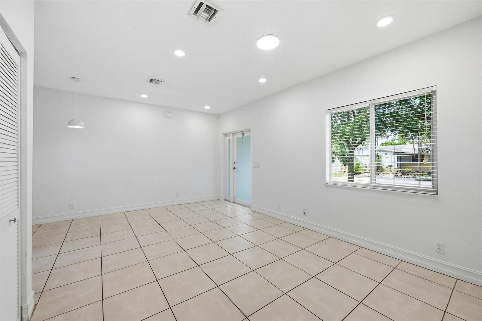 911 NE 12th Avenue, Pompano Beach, FL 33060 photo 11
