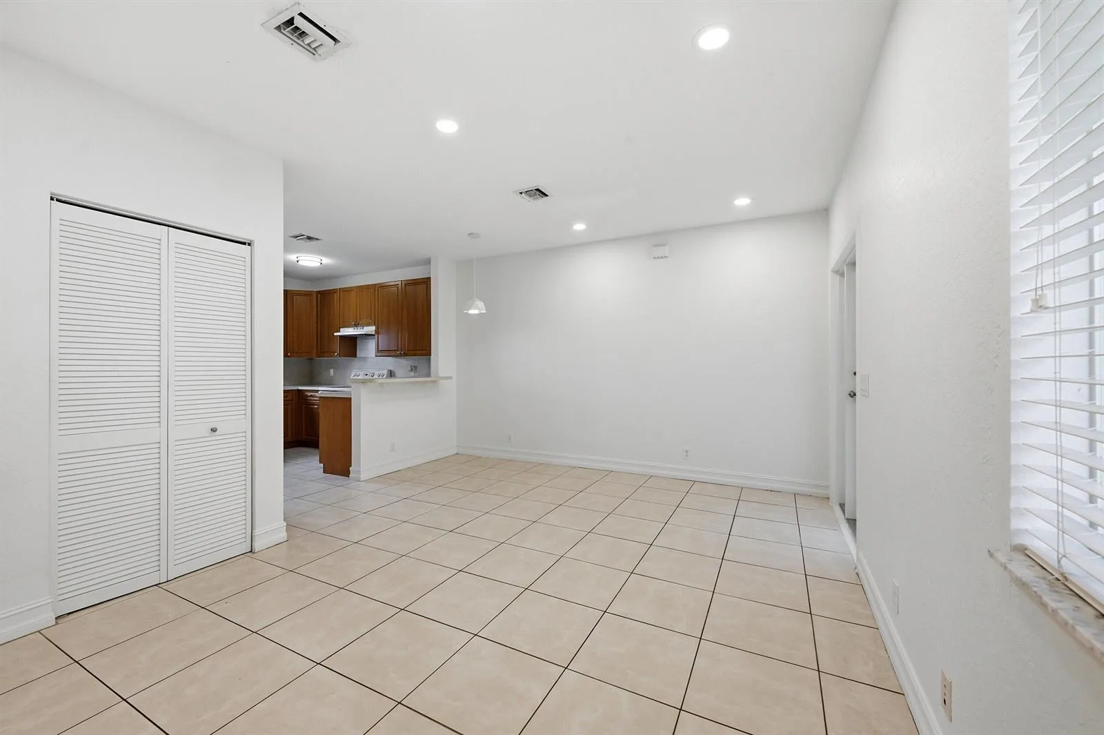 911 NE 12th Avenue, Pompano Beach, FL 33060 photo 12
