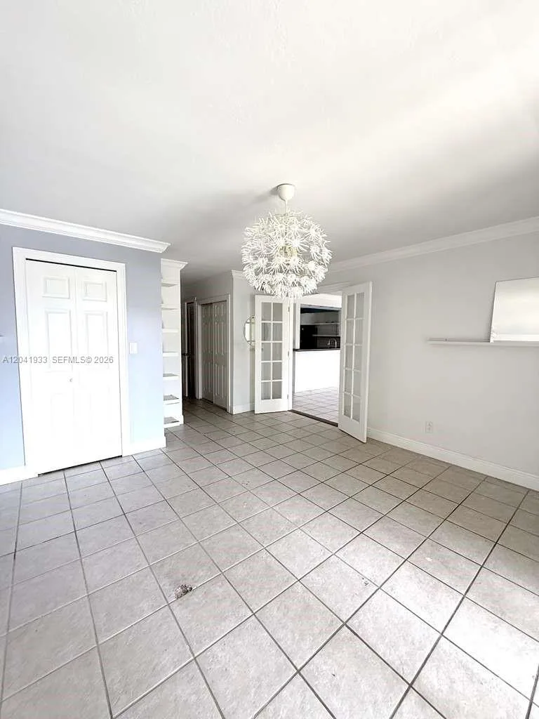 1530 NE 191st St # 340, Miami, FL 33179