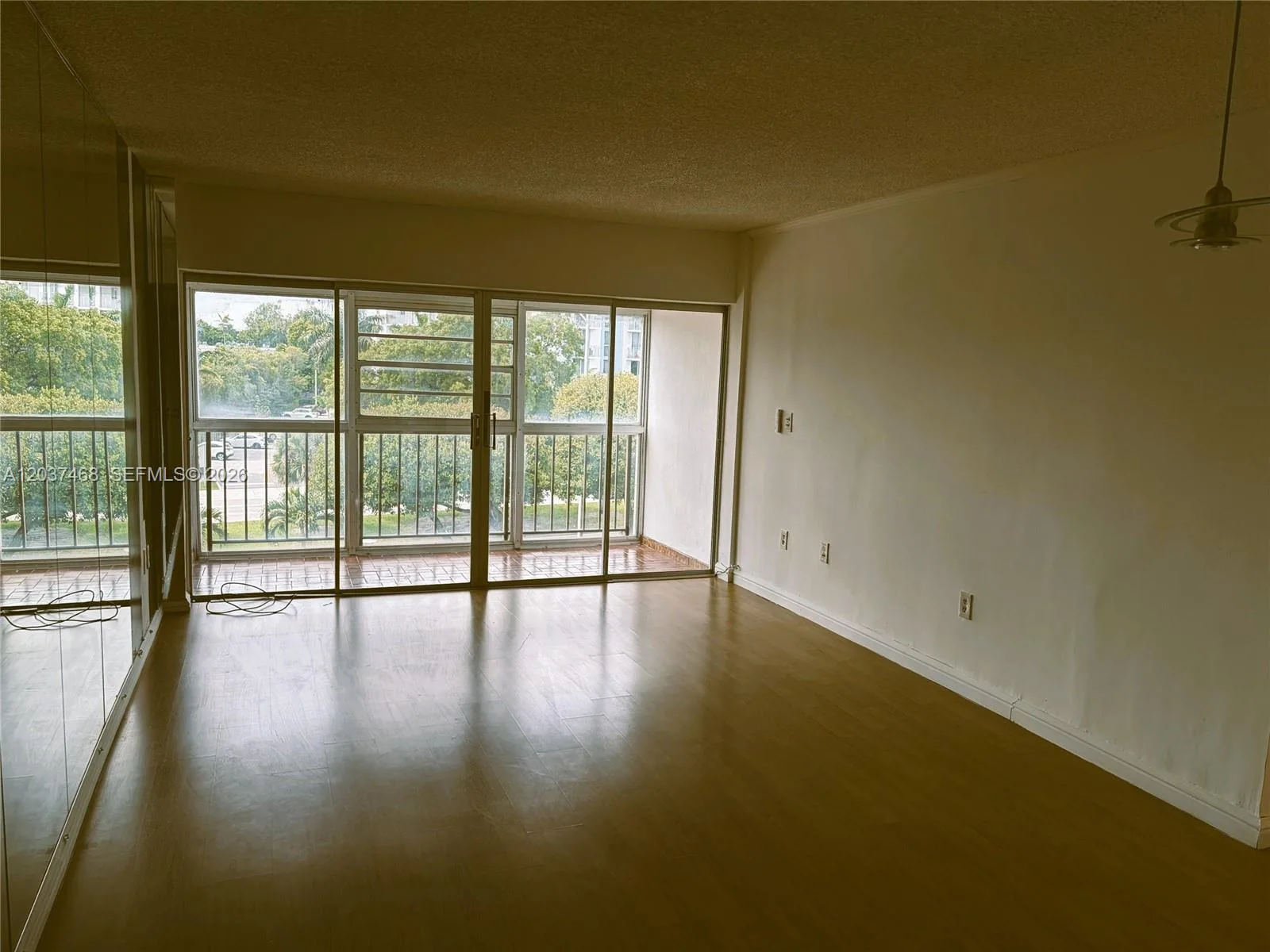 8775 Park Blvd # 406, Miami, FL 33172 photo 2