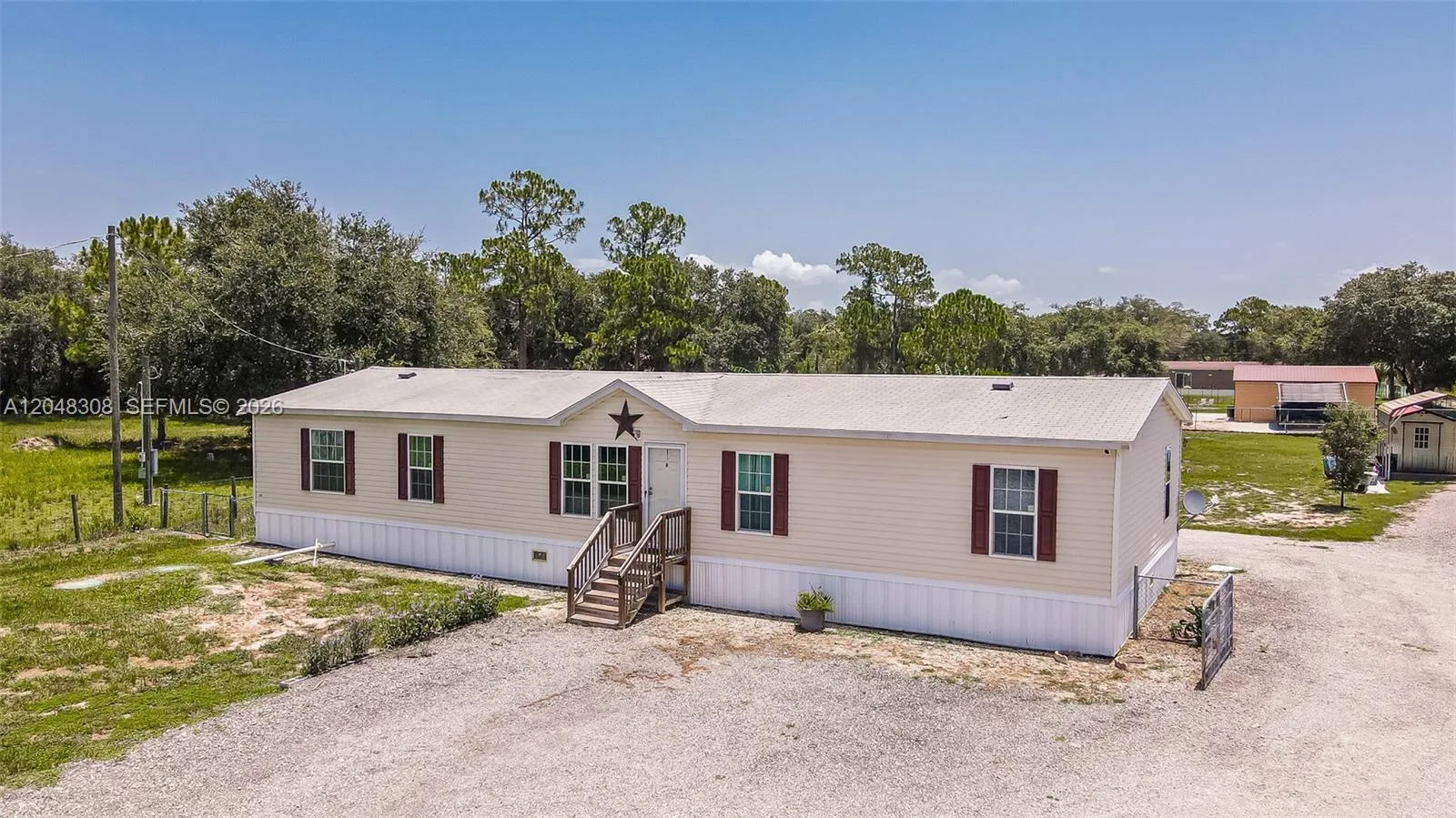 585 S Lindero ST, Clewiston, FL 33440