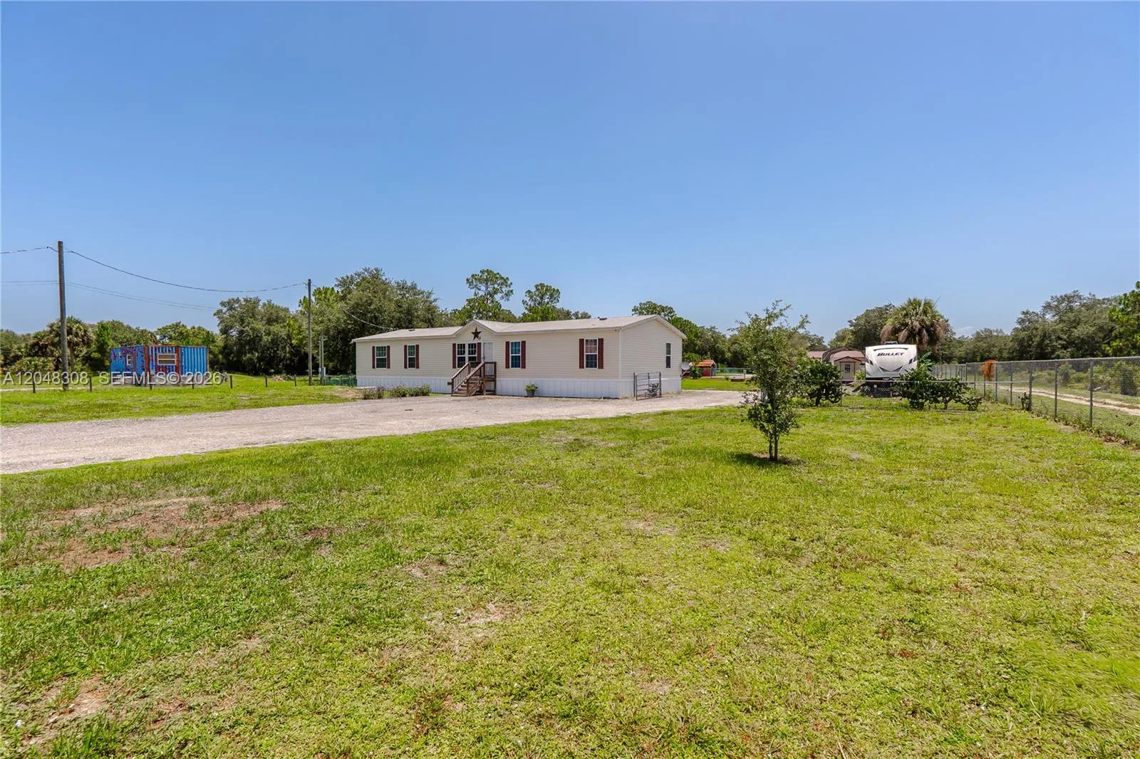 585 S Lindero ST, Clewiston, FL 33440 photo 4