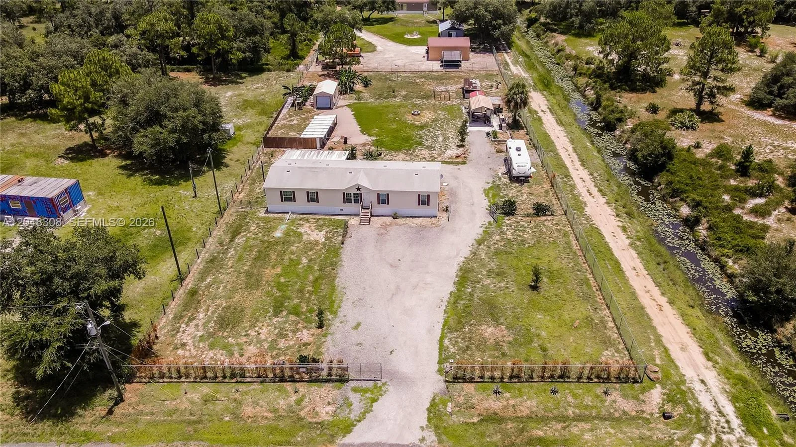 585 S Lindero ST, Clewiston, FL 33440 photo 5