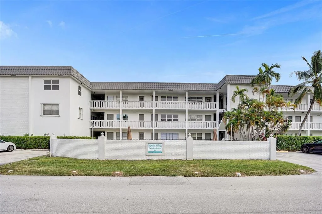 6200 NE 22ND Way # 106, Fort Lauderdale, FL 33308