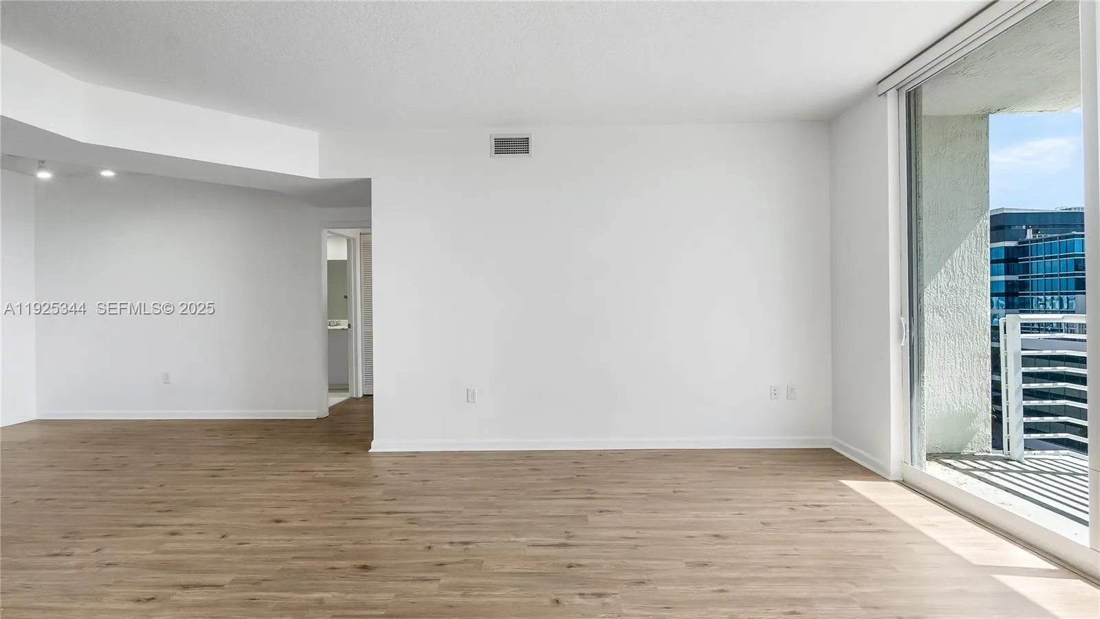 18800 NE 29th Ave # 1012, Aventura, FL 33180 photo 3