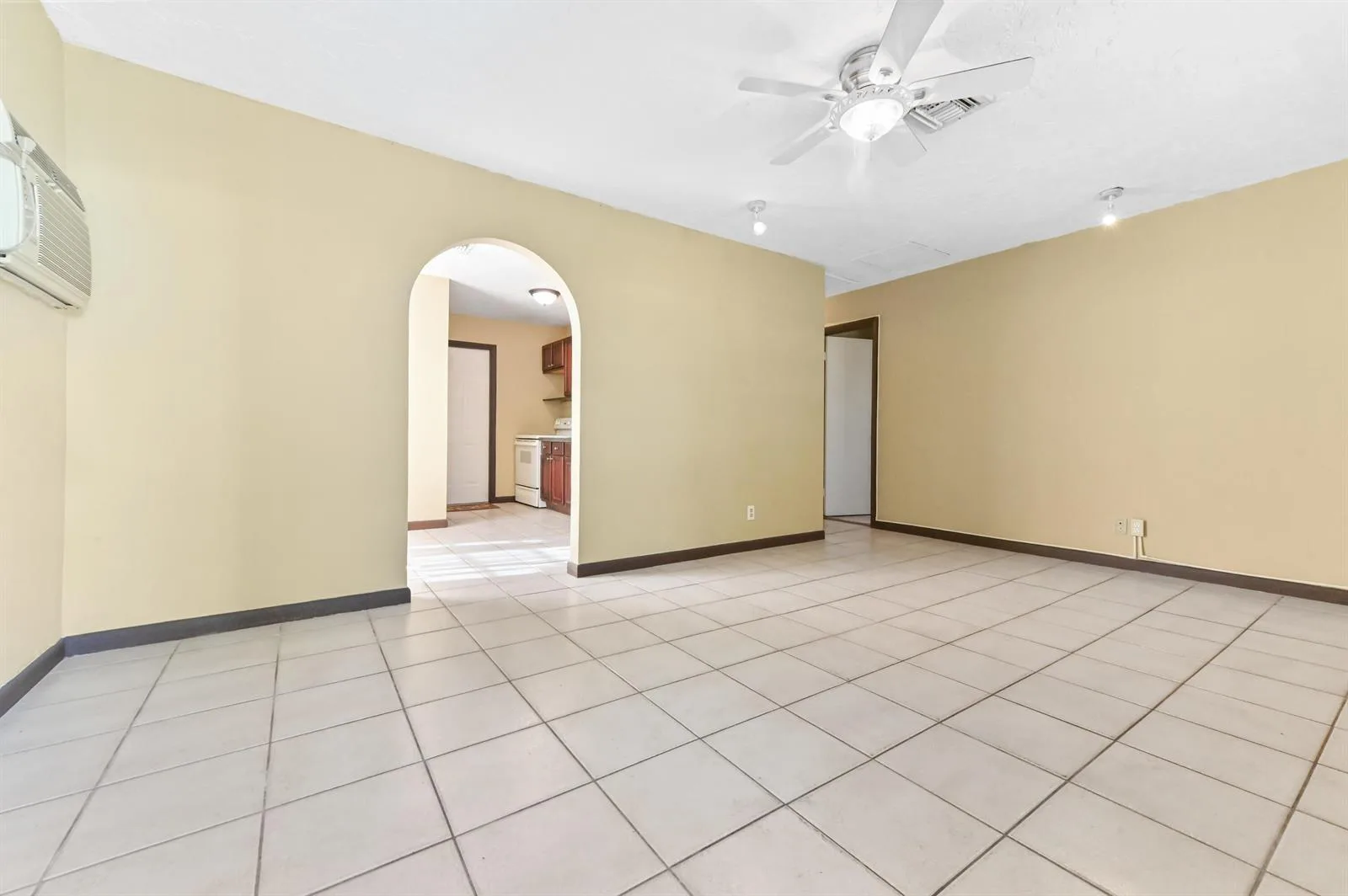 811 32nd Street, West Palm Beach, FL 33407 photo 4