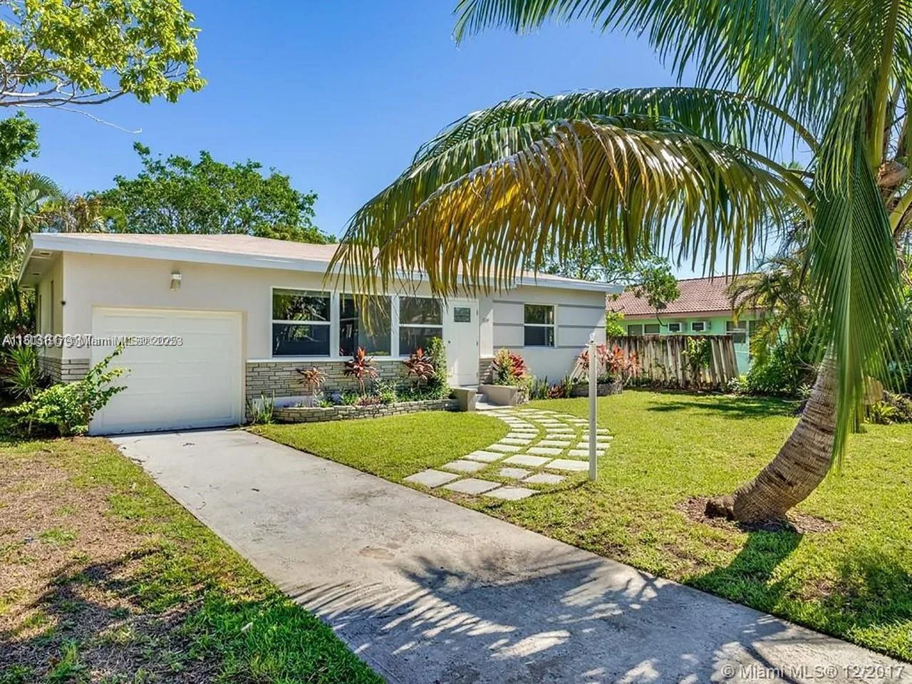 1231 N 16th Ct, Hollywood, FL 33020 photo 2