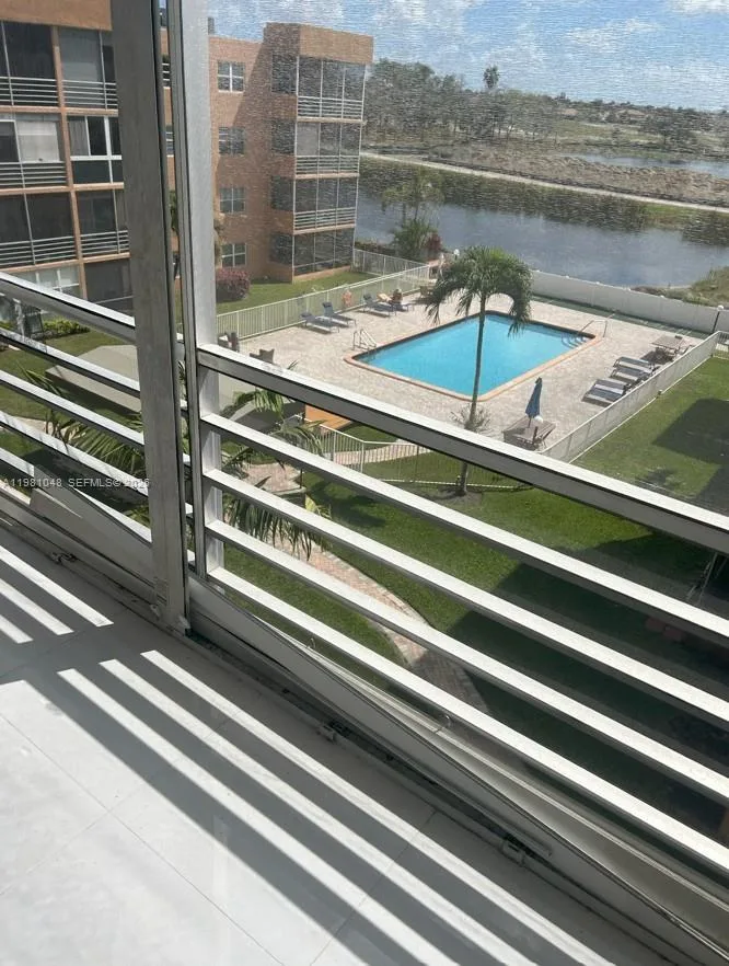 3048 E Sunrise Lakes Dr # 411, Sunrise, FL 33322