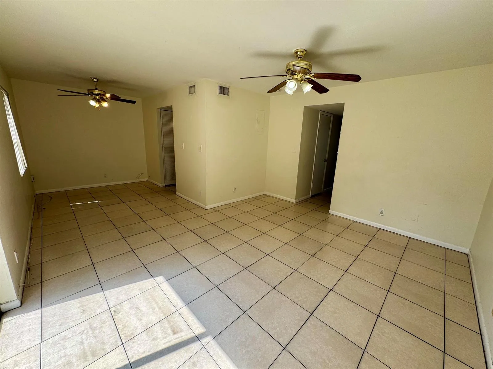 8028 SW 17th Place, Davie, FL 33324 photo 9