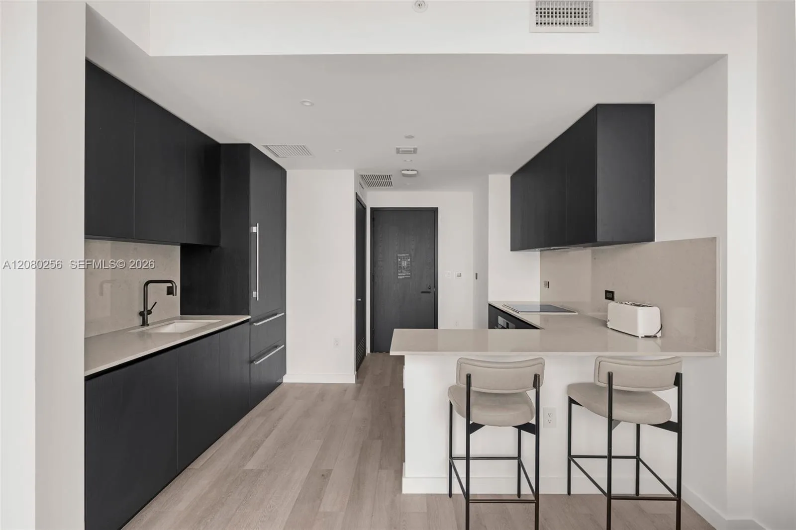 20 NE 11th St # Executive 09, Miami, FL 33132 photo 8