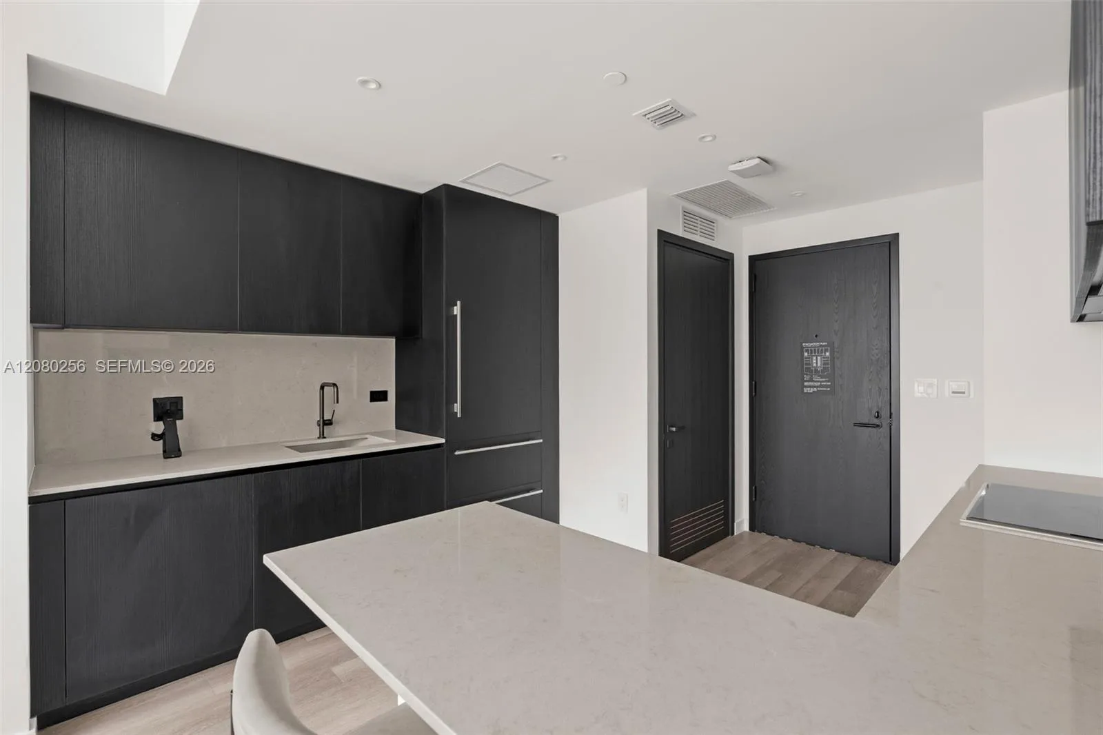 20 NE 11th St # Executive 09, Miami, FL 33132 photo 9