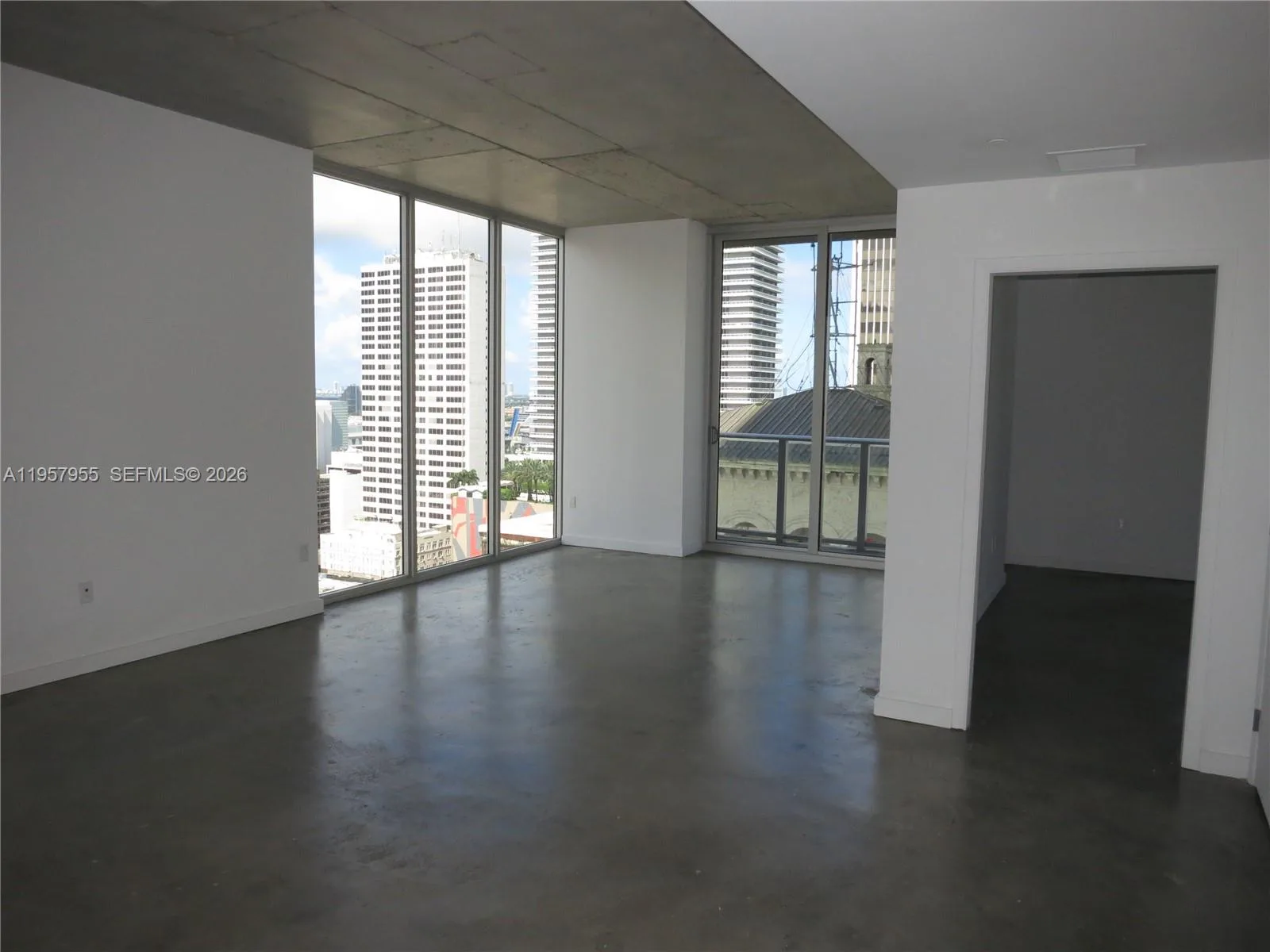 151 SE 1 St # 1902, Miami, FL 33131 photo 2