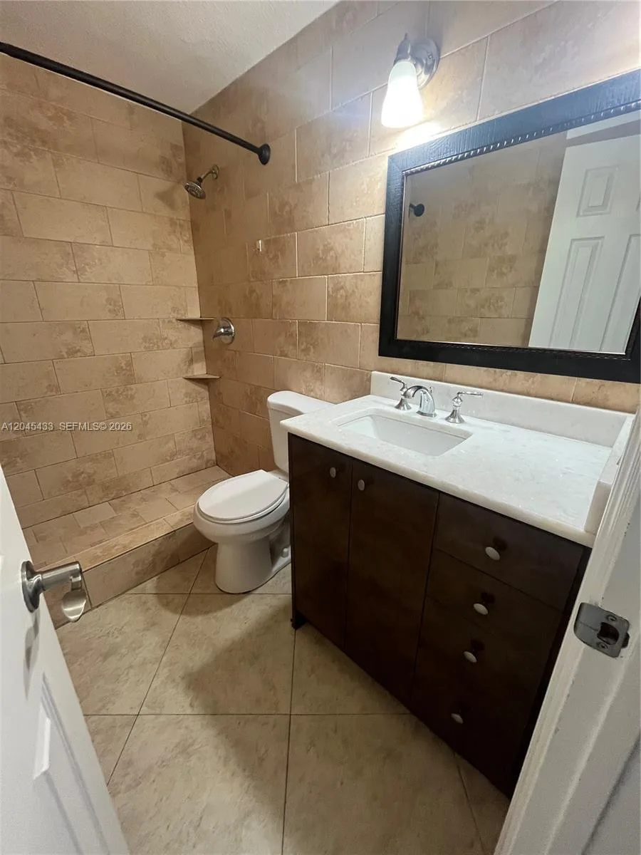 3923 NE 166th St # N-106, North Miami Beach, FL 33160 photo 9
