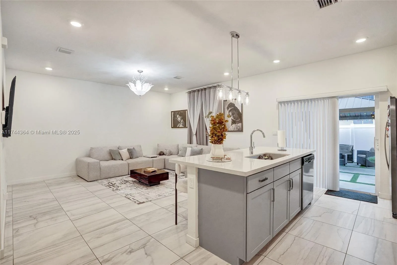 838 SE 17th St, Homestead, FL 33034 photo 11